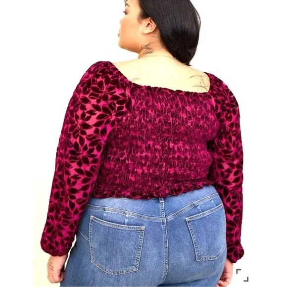 Velvet Burnout Torrid Size 2 Smocked TOP Sheer
Floral Sleeves Purple Wine Crop - Picture 4 of 17